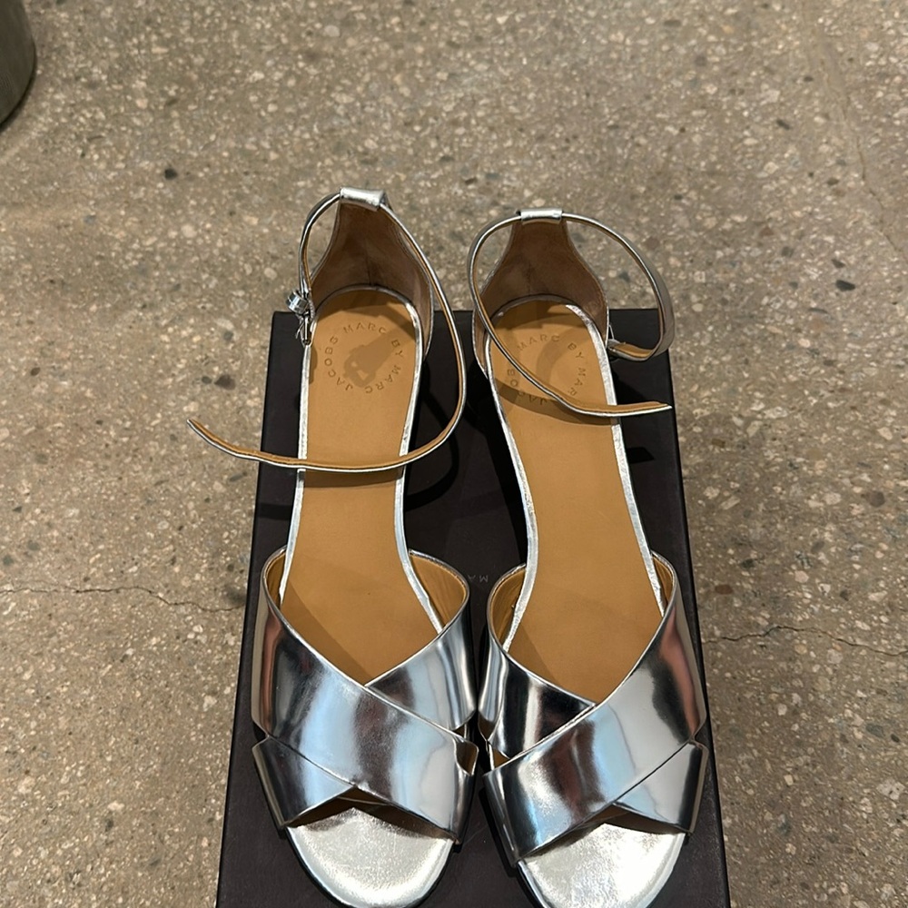 Marc Jacobs Metallic Silver wedges - Size 41